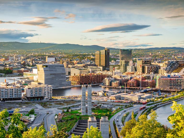 Bezaubernd: der Blick auf Oslo bis zum Viertel Bjørvika. Blick auf Oslo bis zum Viertel Bjørvika