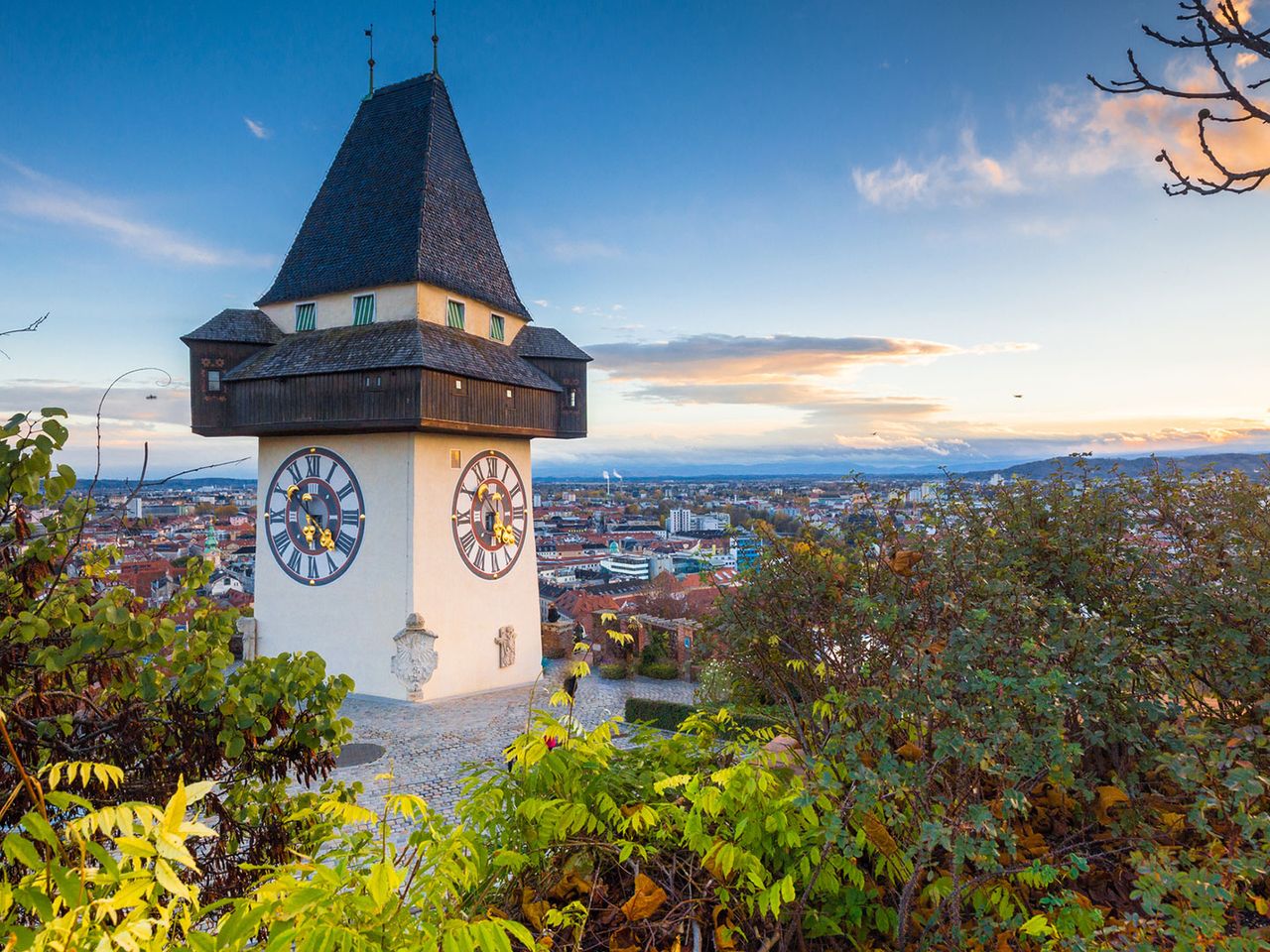 Uhrturm in Graz und Blick auf die Stadt