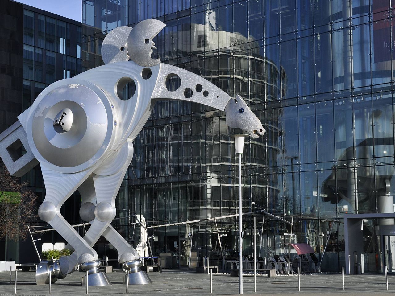 „S-Printing Horse“ von Bildhauer Jürgen Goertz, Heidelberg