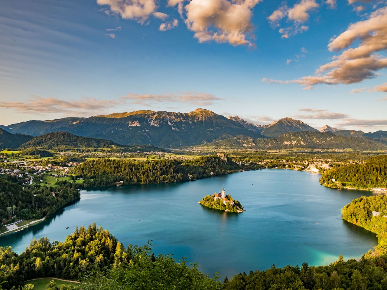 Luftaufnahme Bleder See mit Insel Blejski Otok