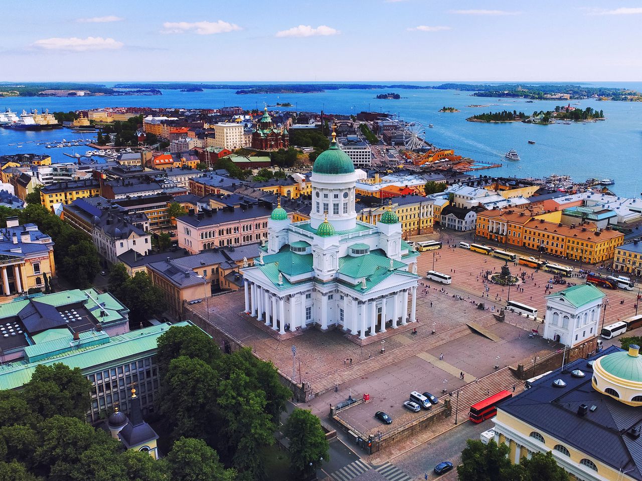 Senatsplatz mit Dom in Helsinki, Aerial