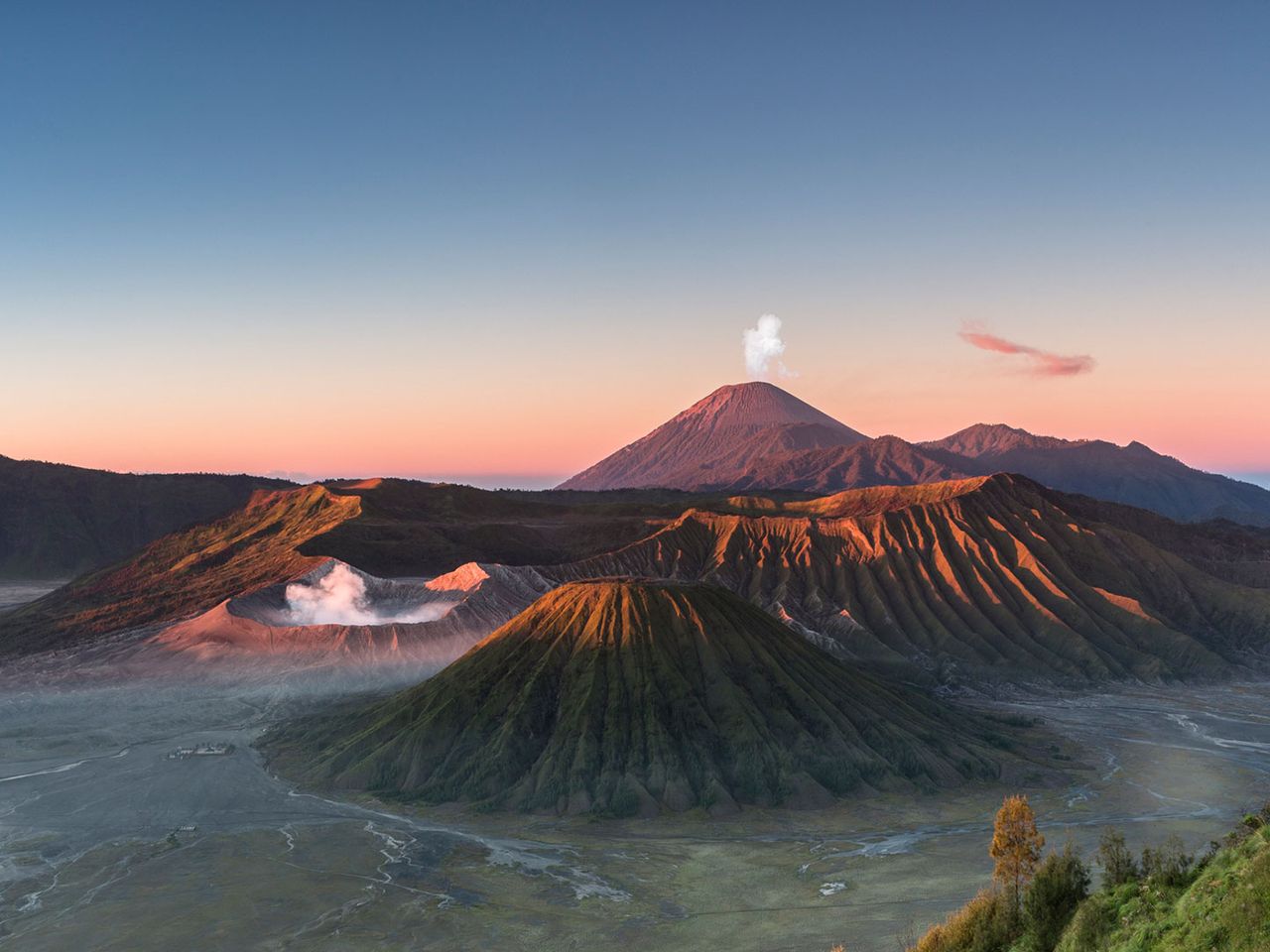 Vulkan Bromo in Indonesien, Sonnenaufgang