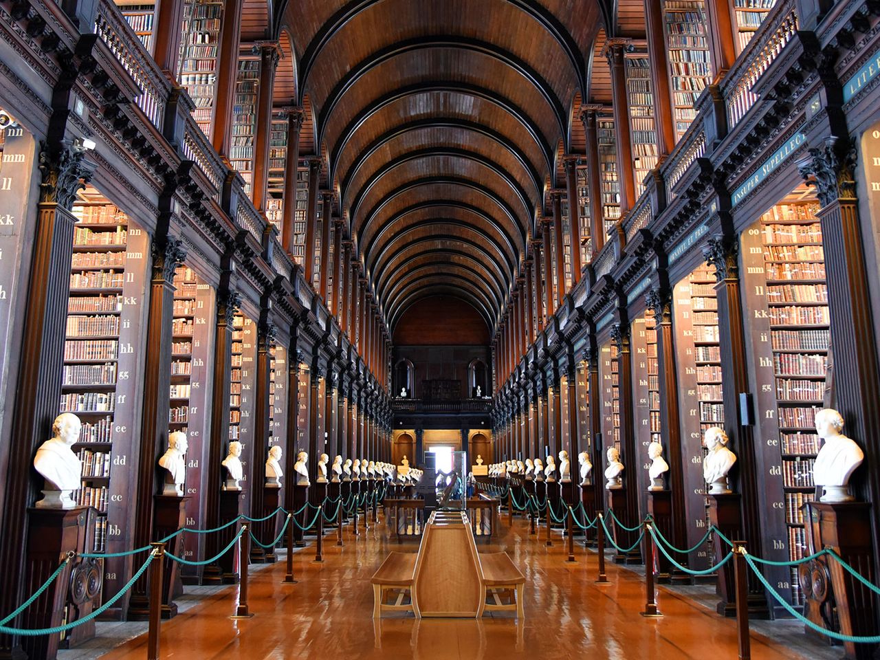 Long Room in der Bibliothek des Trinity College, Dublin