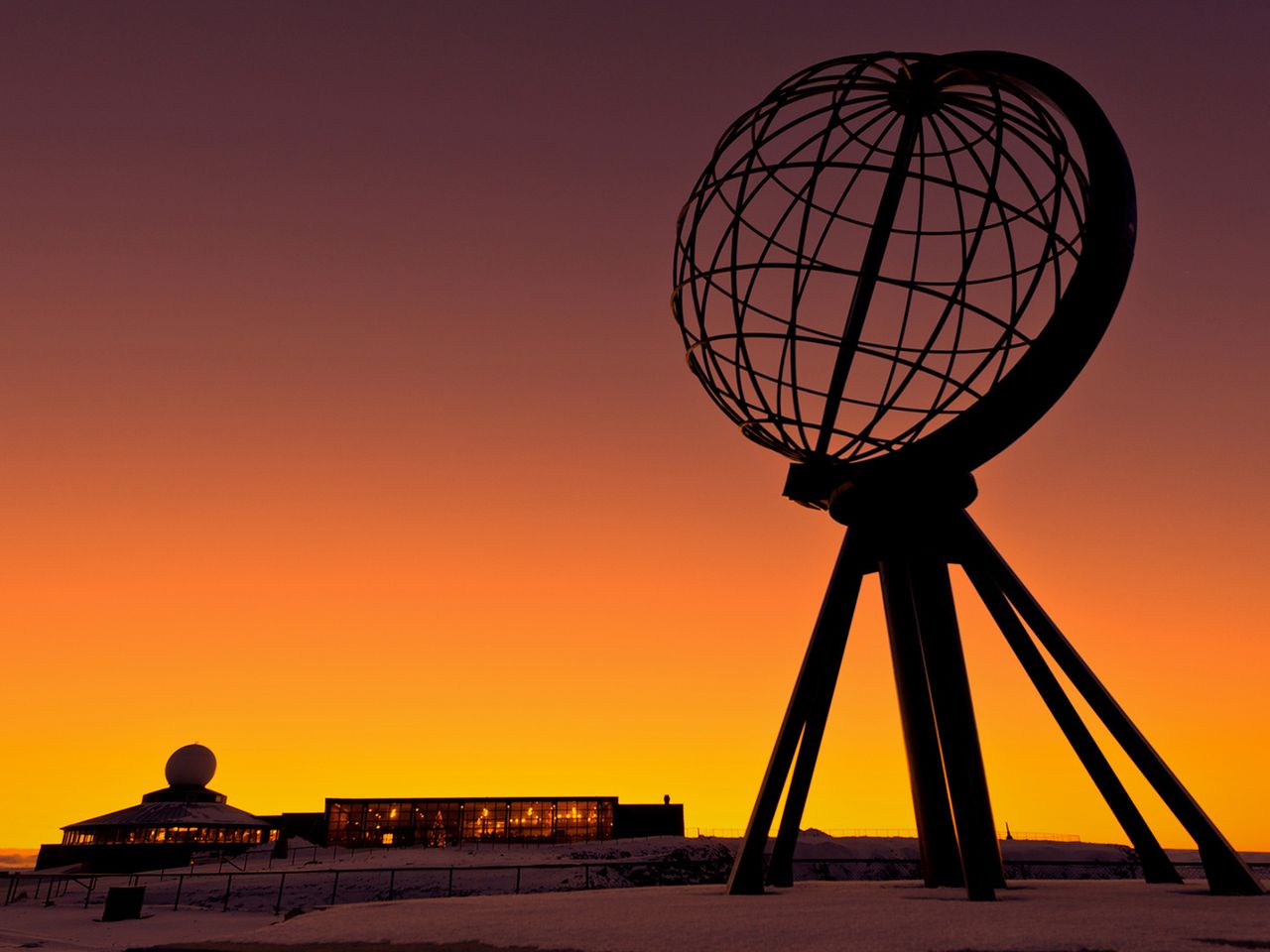 Mitternachtssonne am Globus, Nordkap