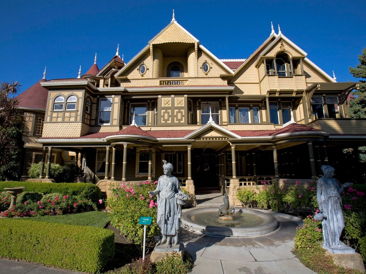 Winchester House in San José, Außenansicht