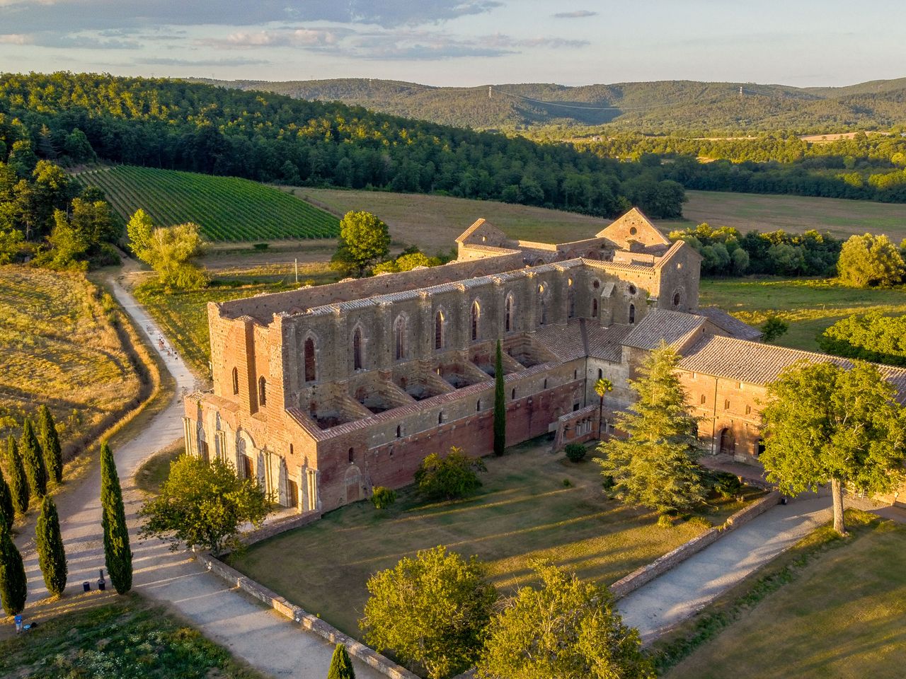 Abbazia San Galgano von oben, Toskana