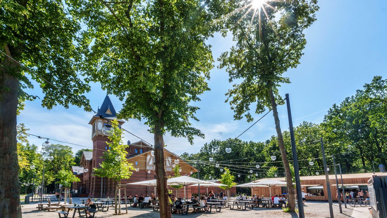Der Spreepark wird 2027 als Ensemble wiedereröffnen, das Eierhäuschen hat bereits geöffnet. Eierhäuschen im Spreepark Berlin